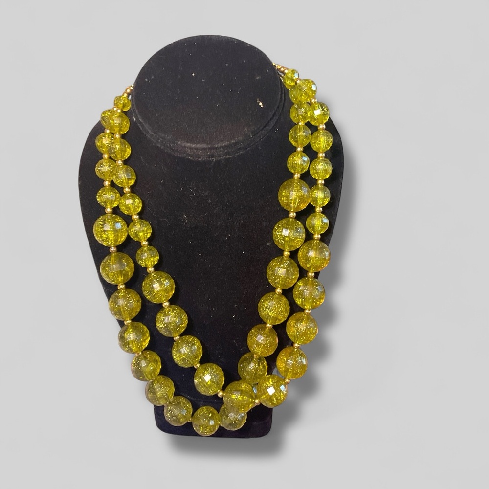 Vintage 1950’s Green Round Beaded Double Strand Faceted Confetti Lucite Necklace - Picture 4 of 7